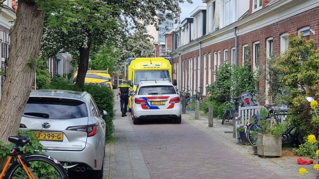 Hulpverleners in de Wester Badstraat in Groningen