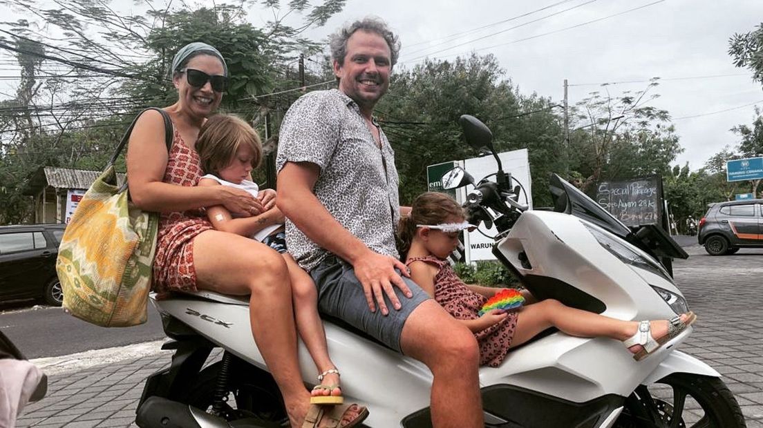 Sharon en David met hun kinderen op Bali | Privéfoto