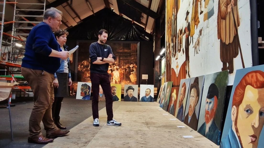 De jury beoordeelt de zeventien portretten van Vincent van Gogh