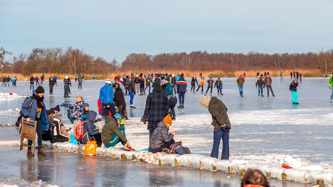 Schaatsen op de Botshol, minder druk dan gisteren.