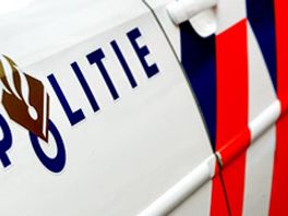Verwarde man klimt op gevels