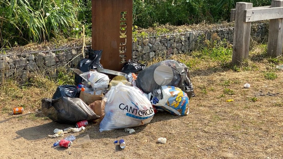 Sinds de corona-maatregelen gelden zien de boswachters een toename in het afval in de natuurgebieden