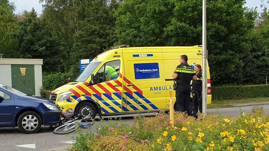 Fietsster gewond bij aanrijding met auto