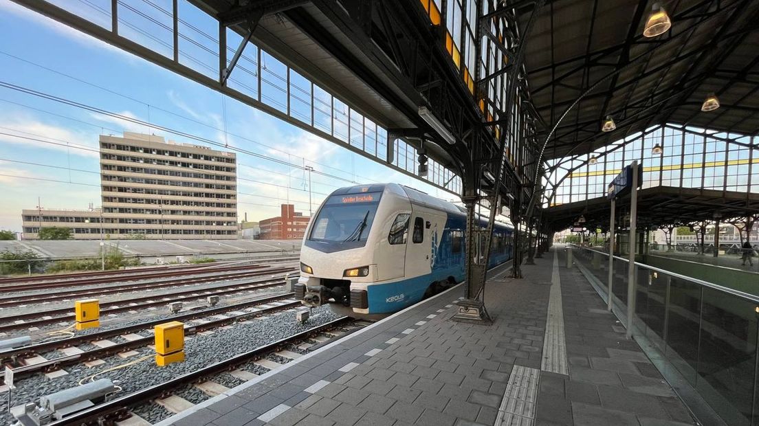 Een Blauwenet-trein op station Hengelo