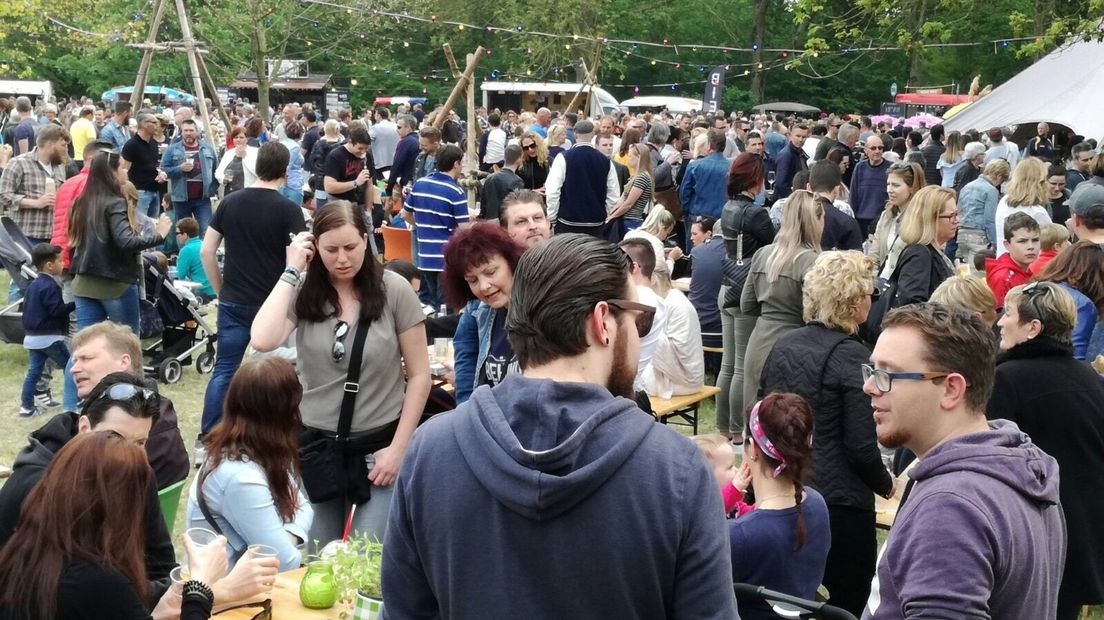 Duizenden bezoekers op foodtruckfestival Terneuzen (video)