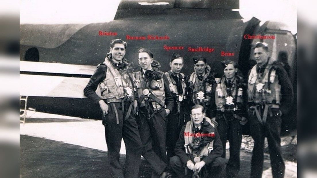 De crew van het vliegtuig waarvan een deel in Norg ligt