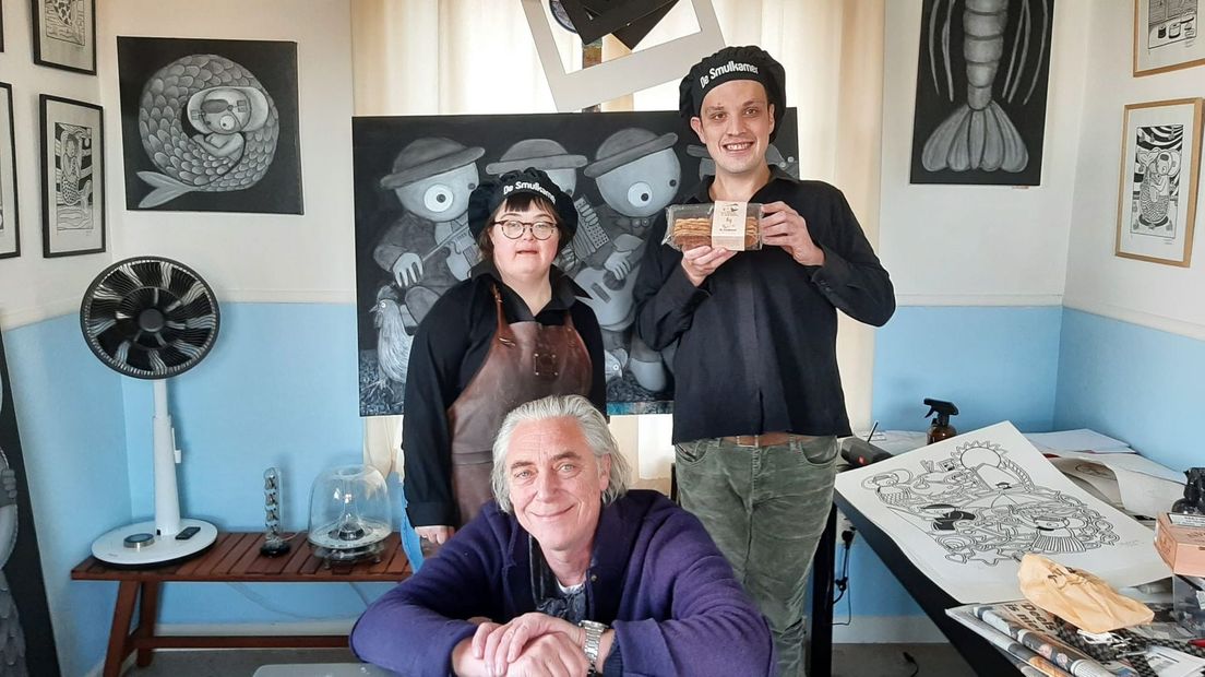 Jan-Willem Hament met de bakkers van Smulkamer Goes