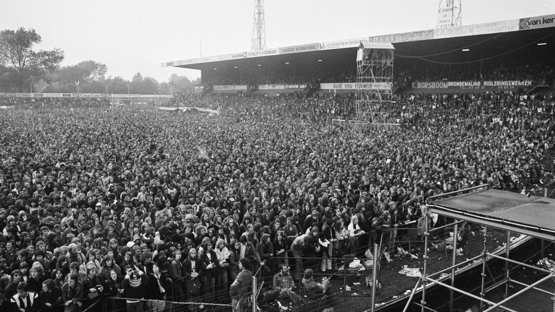 De Rolling Stones traden op voor een zo goed als uitverkocht ADO Den Haag-stadion in het Zuiderpark