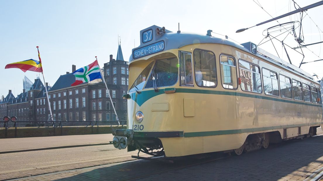 Hop-on hop-offtram