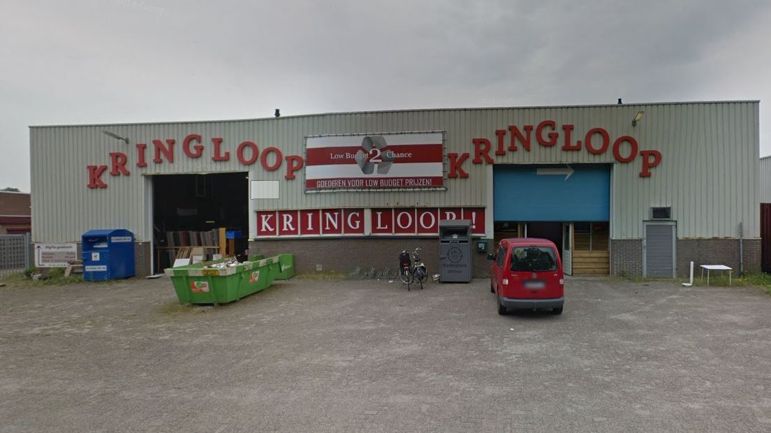 Kringloopwinkel Lowbudget 2 Chance mag vuurwerk gaan opslaan en verkopen (Rechten: Google Streetview)