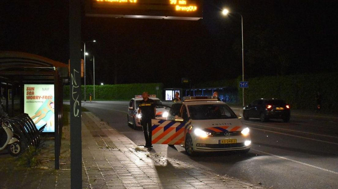 De politie kwam met eerdere eenheden ter plaatse in de buurt.