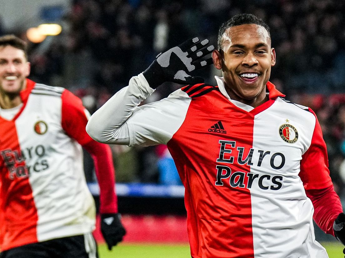 Igor Paixão viert zijn late 2-2 voor Feyenoord in het bekerduel met NEC