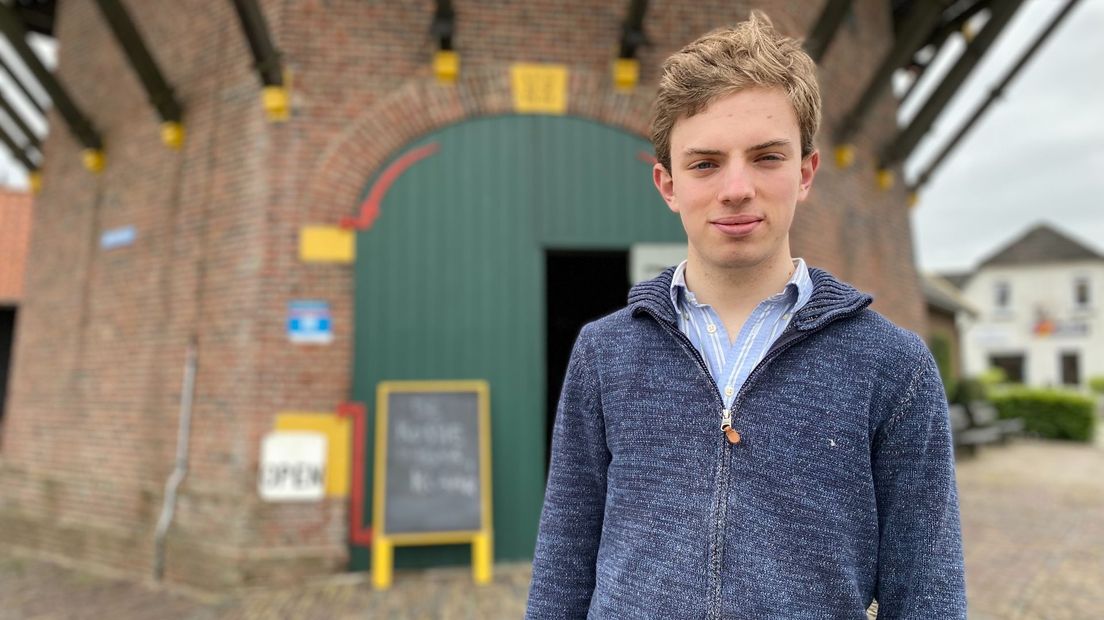 De 18-jarige Coen Manche is de jongste molenaar van Overijssel