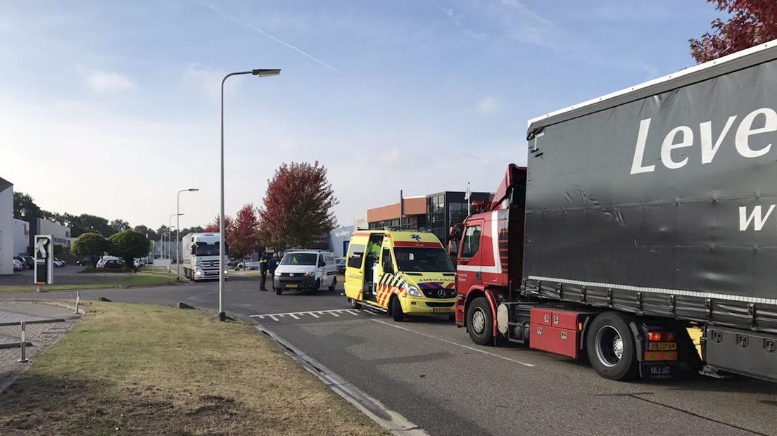 Postbezorger gewond bij aanrijding in Oldenzaal