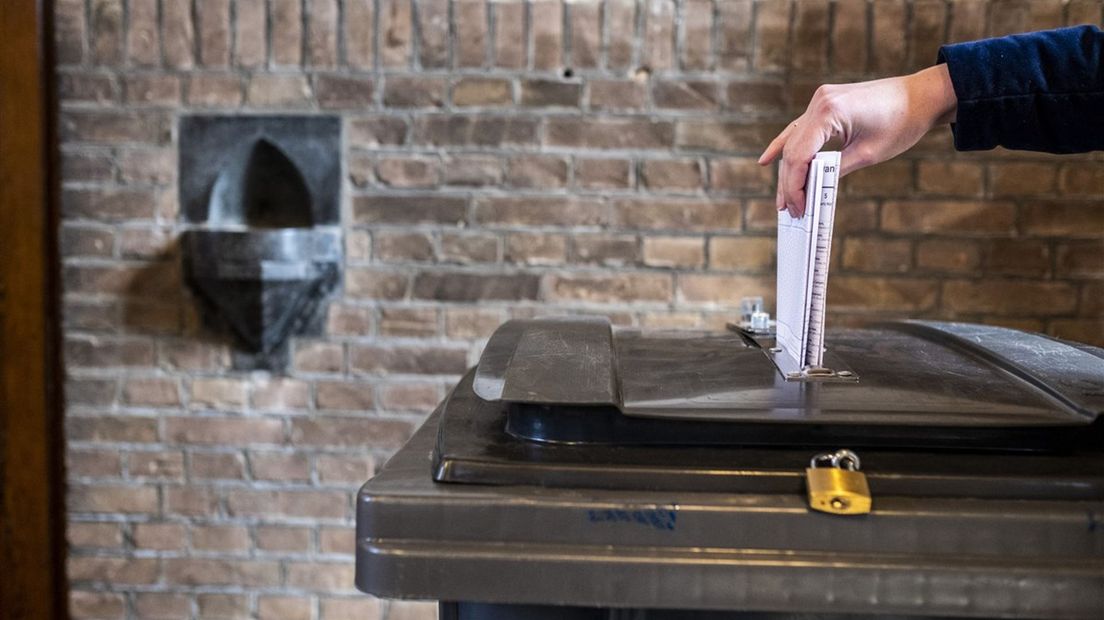 Stembureau in Academiehuis Grote Kerk Zwolle vannacht al open (foto ter illustratie)