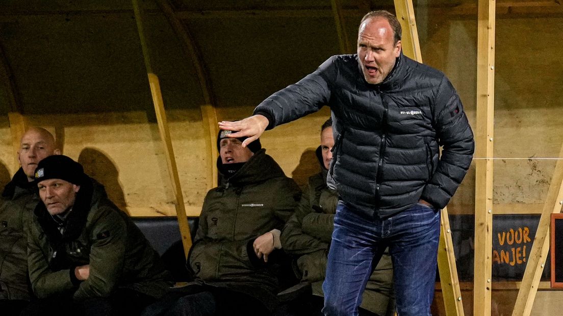 Een coachende Dick Lukkien