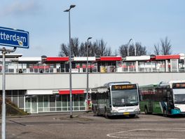Weer vallen er meer bussen uit bij de RET: 'Het OV stort als een kaartenhuis in elkaar'