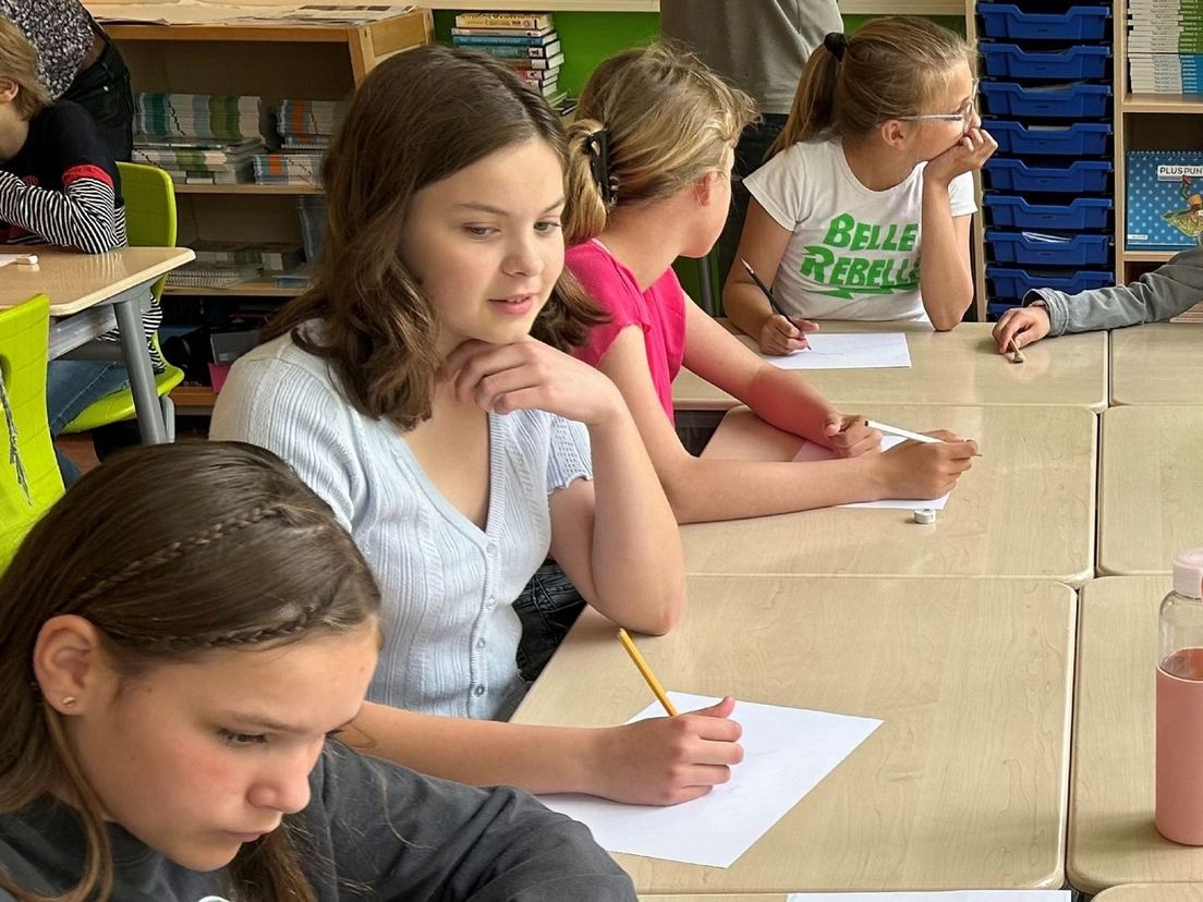 De Blinker besiket it moaiste gedicht foar de ‘Lytse Gysbert’ te skriuwen