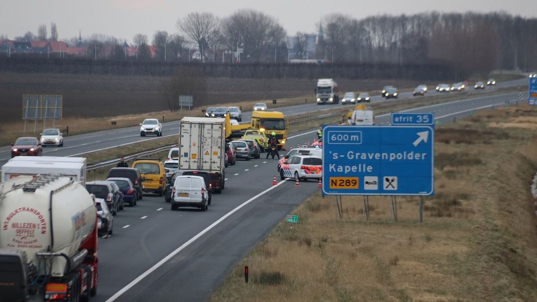 Overstekende puppy zorgt voor kettingbotsing op A58
