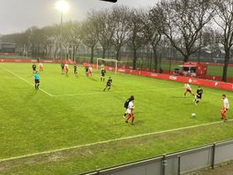 FC Utrecht onderuit in kletsnat oefenduel