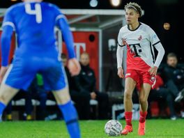 Jong Utrecht verliest vanaf de penaltystip van Jong AZ