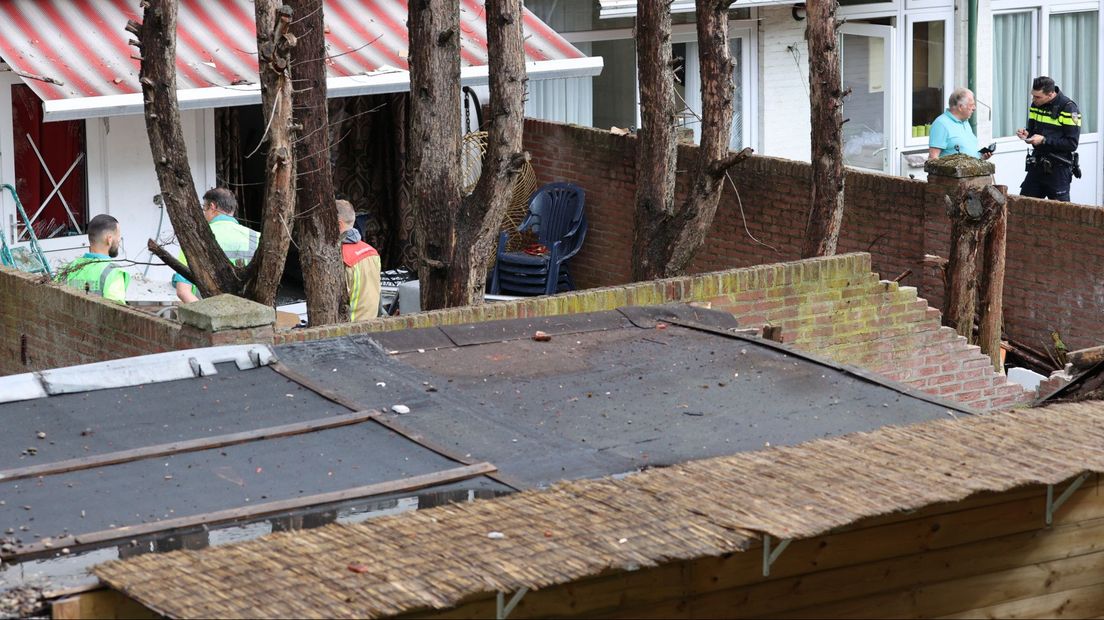 De explosie vond plaats in een schuurtje achter de woning.