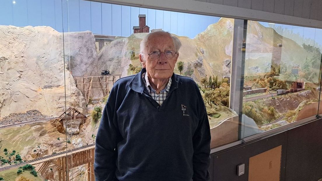 Hans Klaassen bij de baan waar hij jarenlang aan werkte