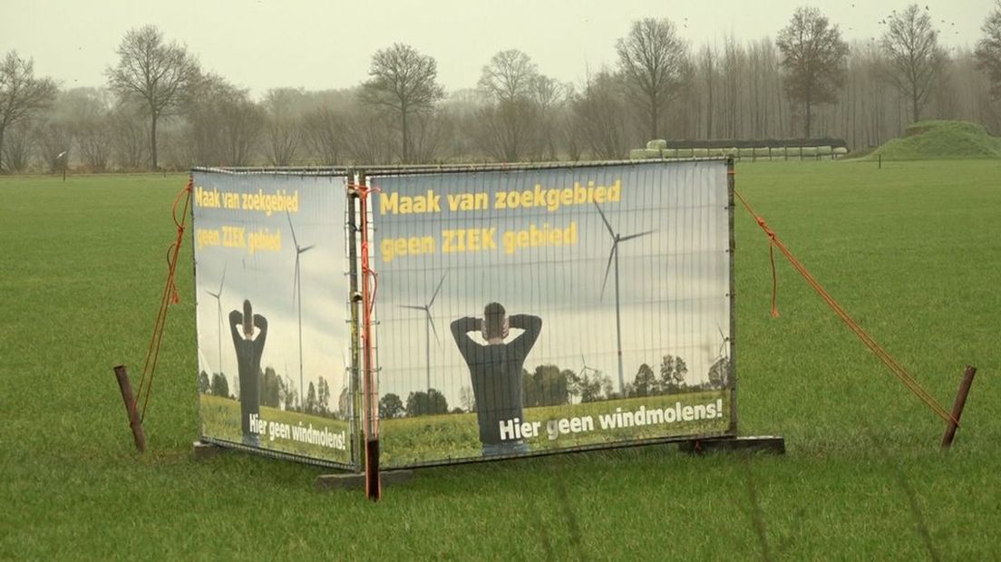 Eén van die spandoeken in het zoekgebied