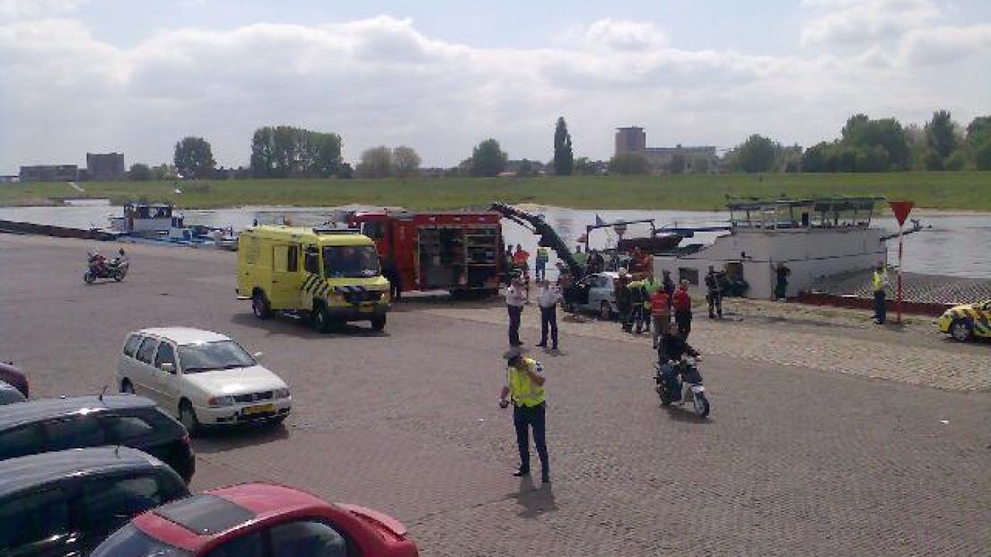 Auto te water in Arnhem
