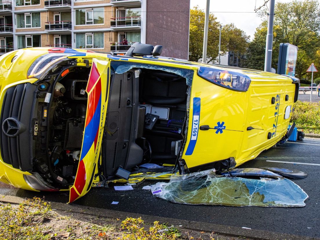 De ambulance was onderweg naar een melding.