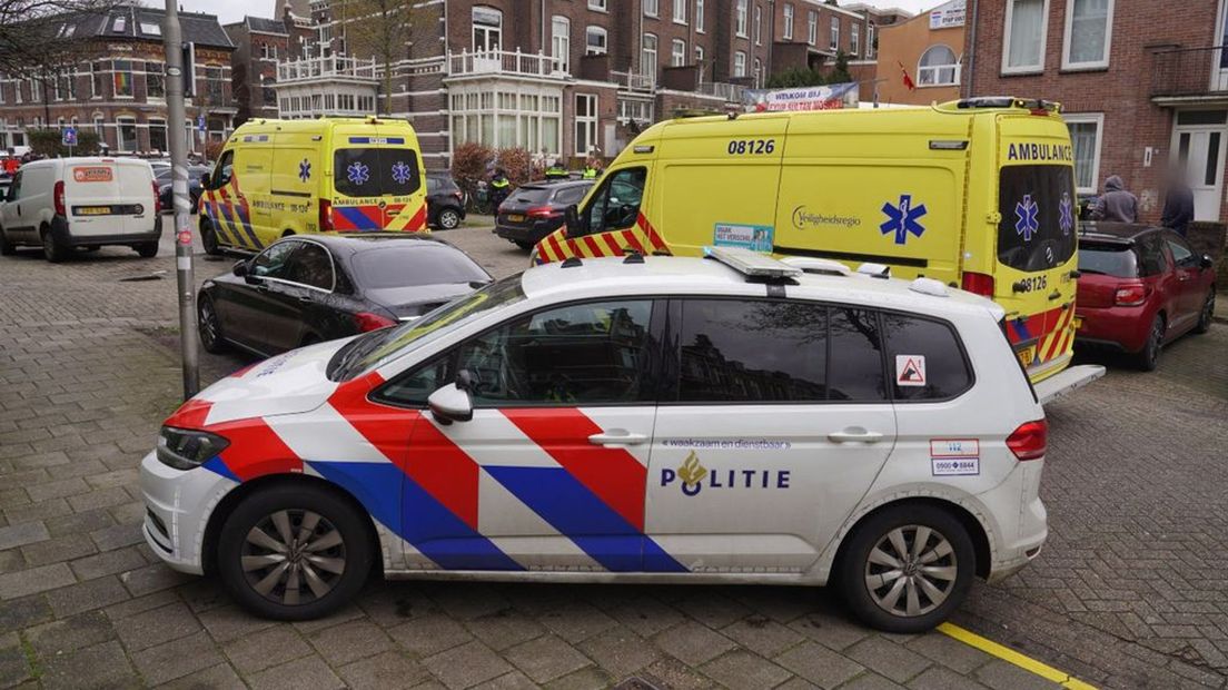 De hulpdiensten ter plaatse bij de moskee.