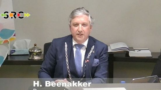Hans Beenakker stopt over 9 maanden als burgemeester van Tiel
