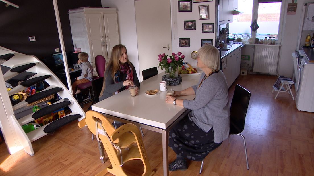 Deborah Tolsma vond een luisterend oor bij vrijwilliger Hetty Begheyn