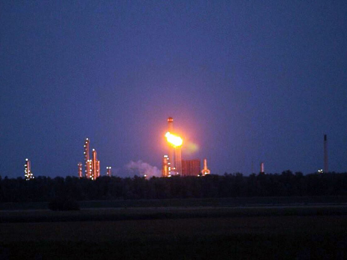 Het affakkelen bij Moerdijk was vanuit Strijen goed te zien