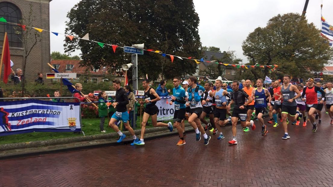 Dit was de Kustmarathon: regen, wind en een huwelijksaanzoek
