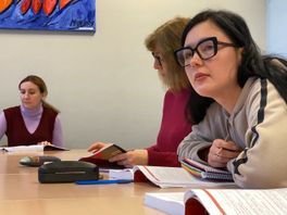 Oekraïners proberen al een jaar Nederlands te leren: 'Lastig voor onze "Slavische" hersenen'