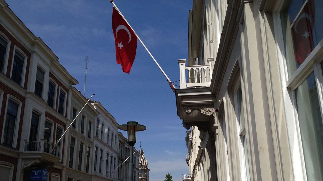Condoleanceregister op het Turkse consulaat geopend