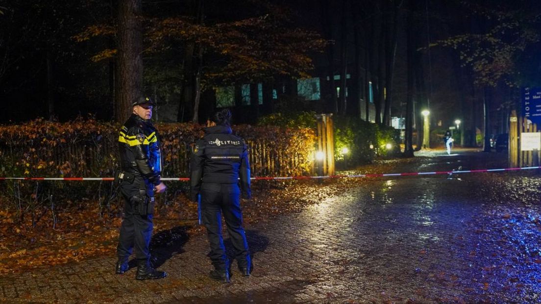 De politie is nog op zoek naar de overvallers.