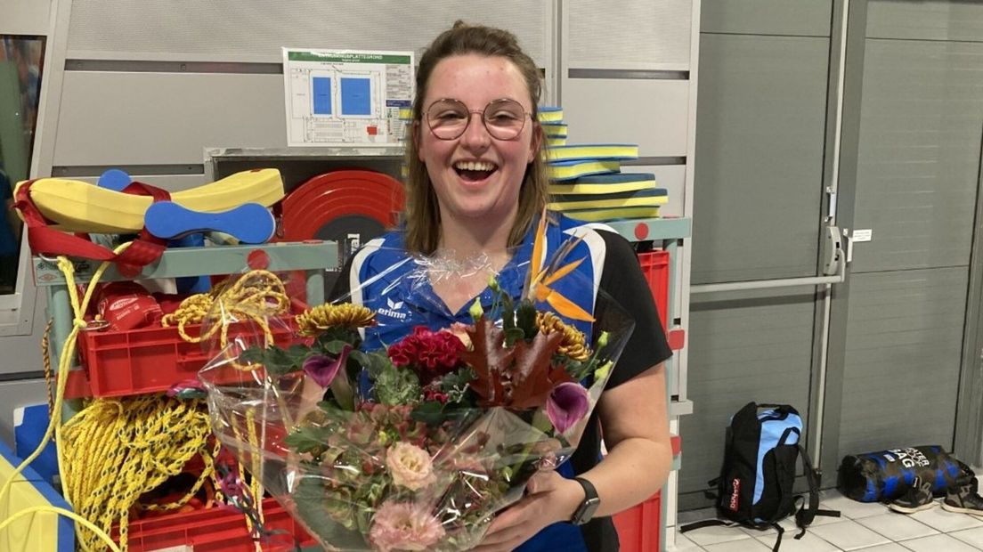 Na bijna honderd jaar staat Evelien (29) als eerste vrouw aan het roer