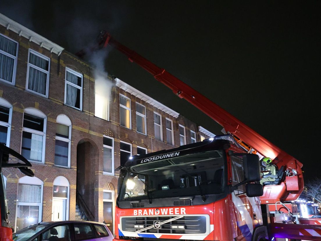 Vier woningen Valkenboskwartier tijdelijk onbewoonbaar na uitslaande brand