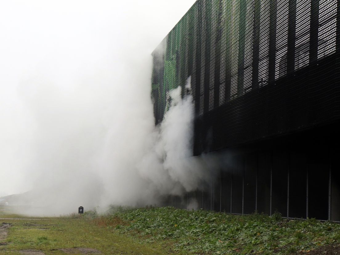 Brand aan in het sportcomplex aan de Zoomweg (MediaTV)