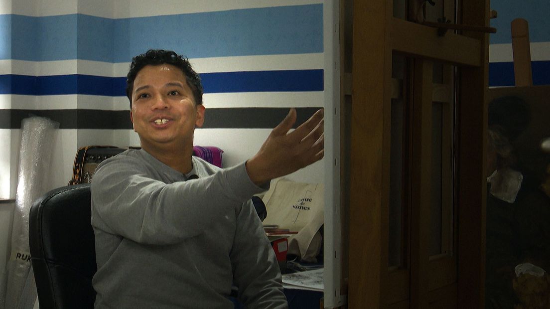 Ruben vertelt met passie over schilderen