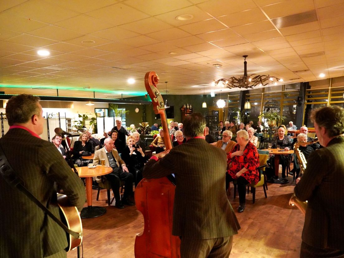 Bij De Rotterdamse Artiesten Club Zijn Ze In De War Over Hoelang De Club Bestaat Maar In Ieder