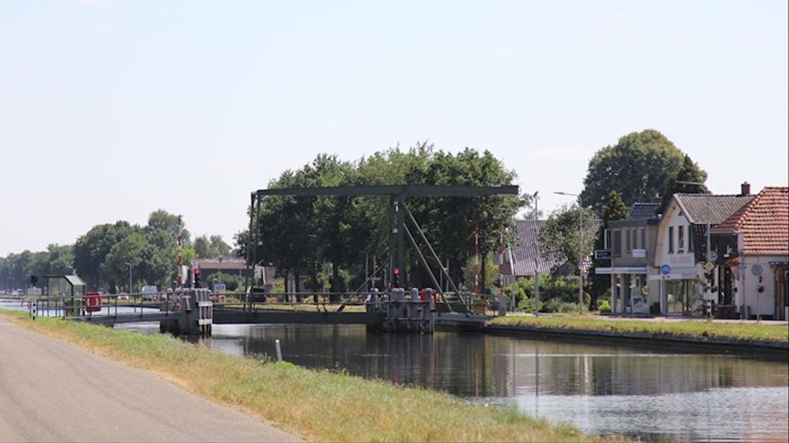 De problemen rond het kanaal Almelo-De Haandrik vormen intussen een slepende affaire