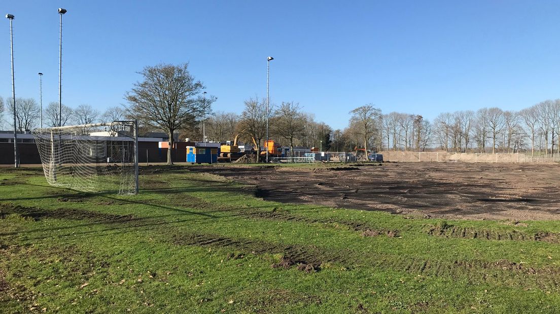 Het trainingsveld van EDO, in de plannen van de gemeente komt hier een klein kunstgrasveld en een spelershome voor FC Utrecht.