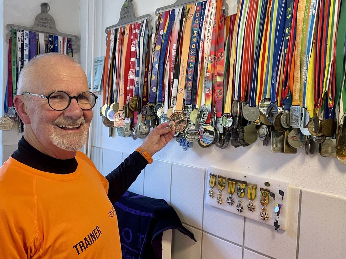 Hennie Lensink (71) uit Dalen is op weg naar zijn honderdste marathon
