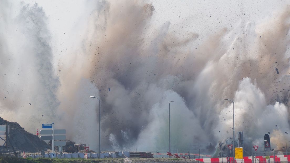 De ontploffing van de Middensluis in Terneuzen