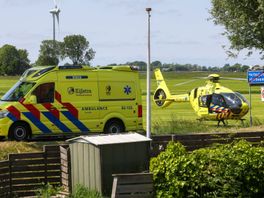 Scooterrider (19) út Harns slim ferwûne by botsing mei auto yn Hjerbeam