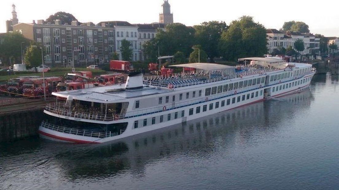 Cruiseschip strandde bij Zutphen