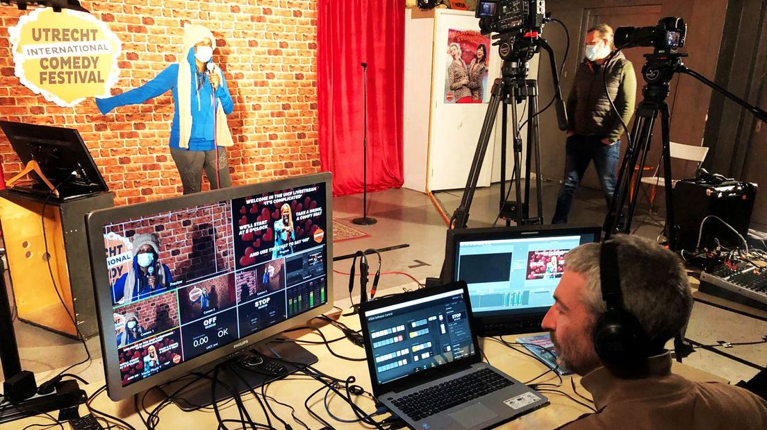 Test-show zondag vanuit een net gebouwde studio in Utrecht.